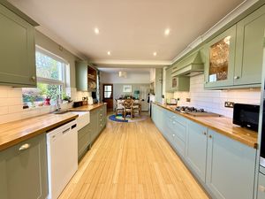 Photo 7- click for photo gallery